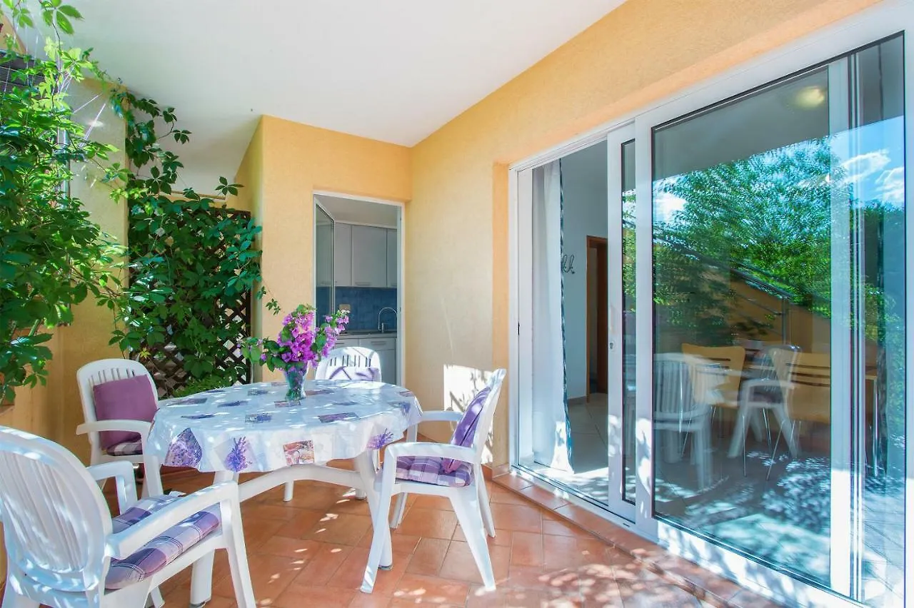 Villa Alexandra 4 Pjescana Uvala Apartment