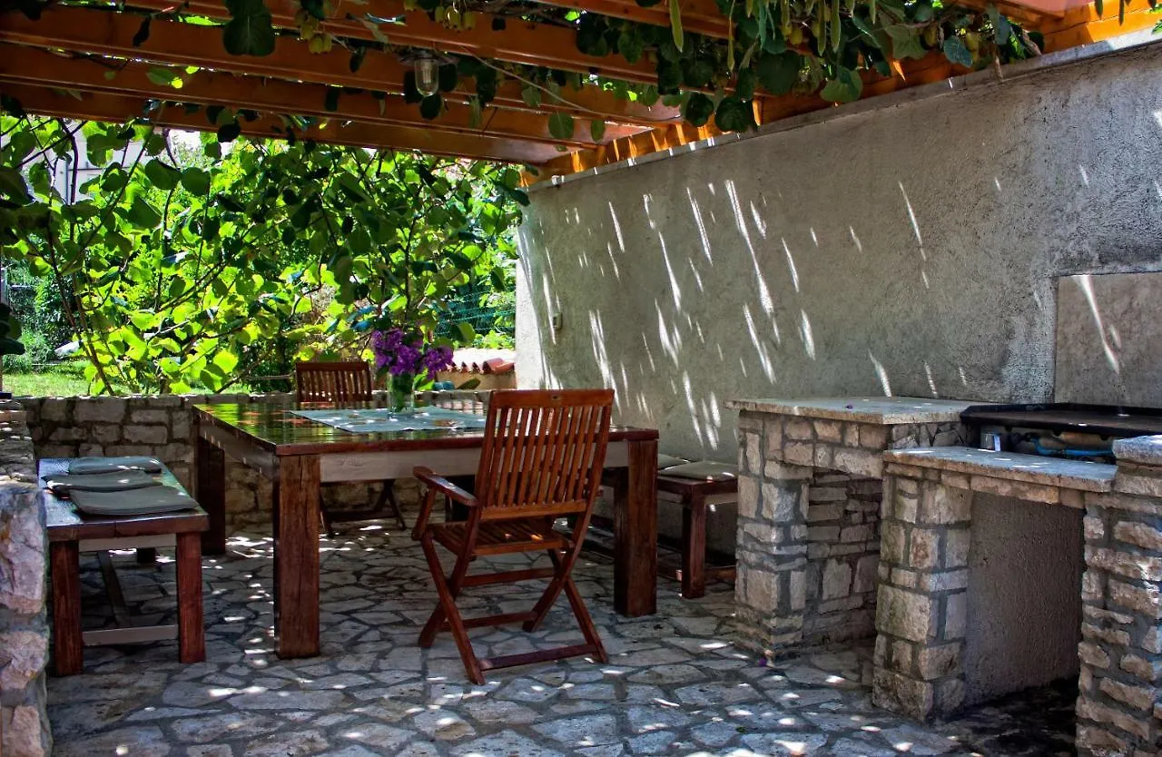 Apartment Villa Alexandra 4 Pjescana Uvala